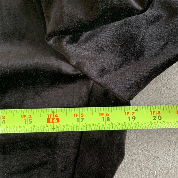 Chic Black and Gold Midi Dress with Elegant Design - Picture 12 of 16